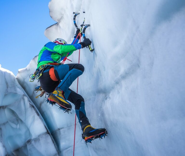 Gallery arrampicata su ghiaccio - adrenalina